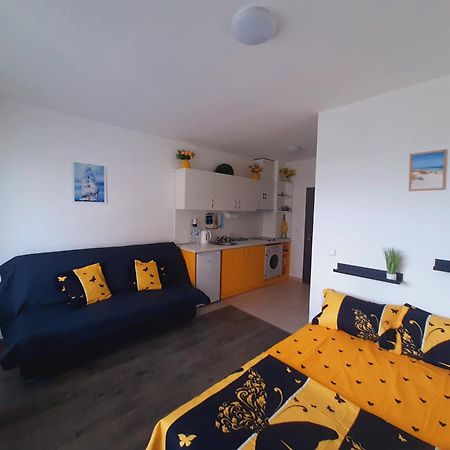 Apartment-Studio Daisy In Kiwi Gardens Complex Byala  Esterno foto