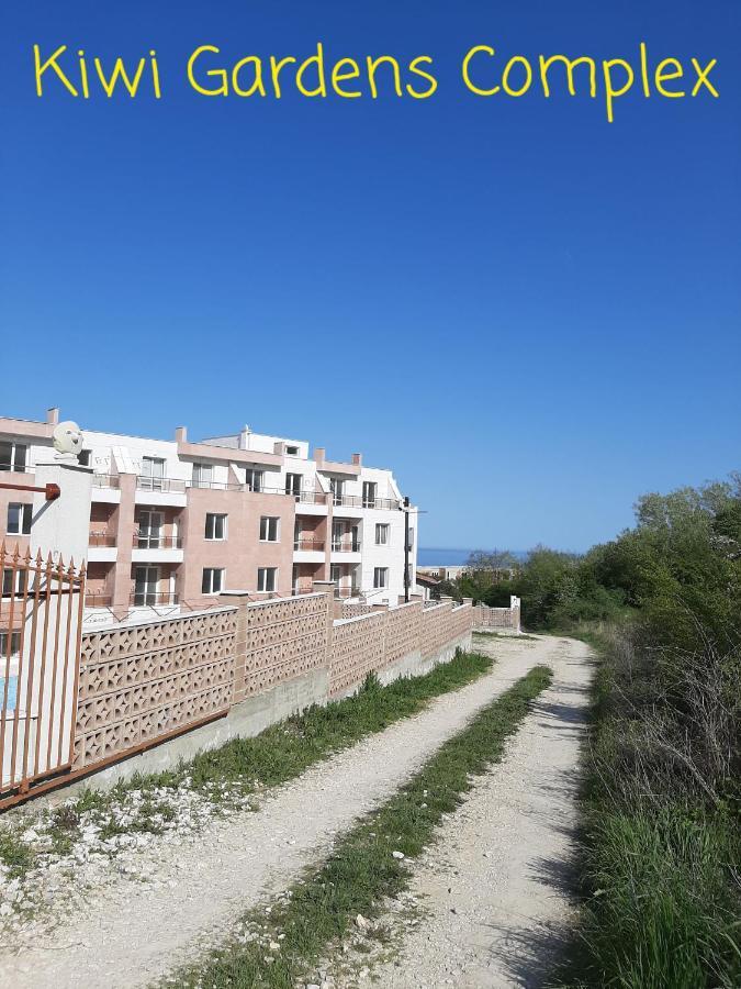 Apartment-Studio Daisy In Kiwi Gardens Complex Byala  Esterno foto